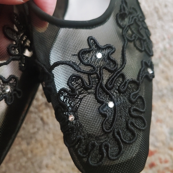 Pumps - Picture 4 of 10